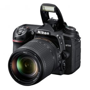 Nikon D7500 + AF-S 18-140mm VR-4724